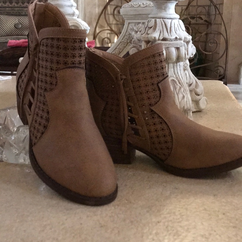 Camel Ankle boots size 6.5